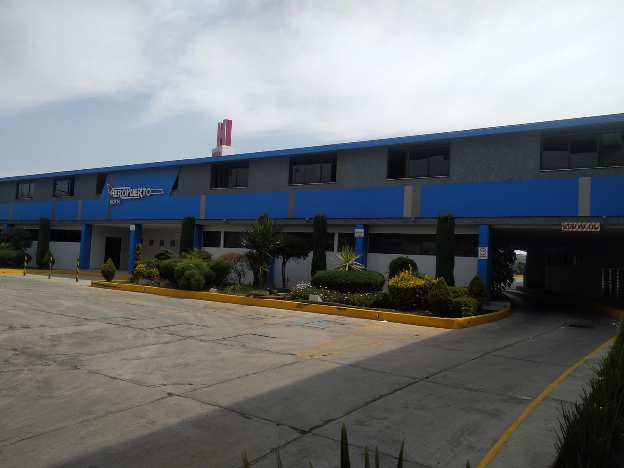 Hotel Aeropuerto Толука Екстериор снимка