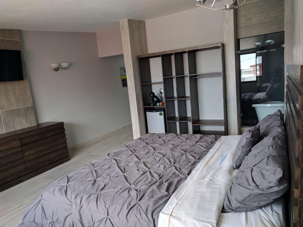 Hotel Aeropuerto Толука Екстериор снимка