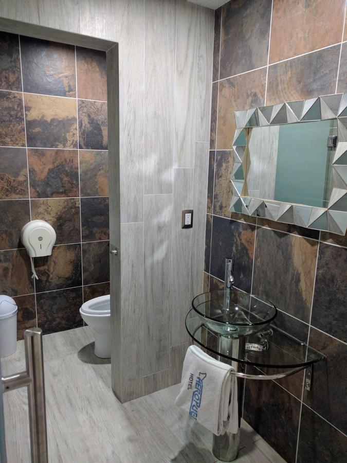 Hotel Aeropuerto Толука Екстериор снимка